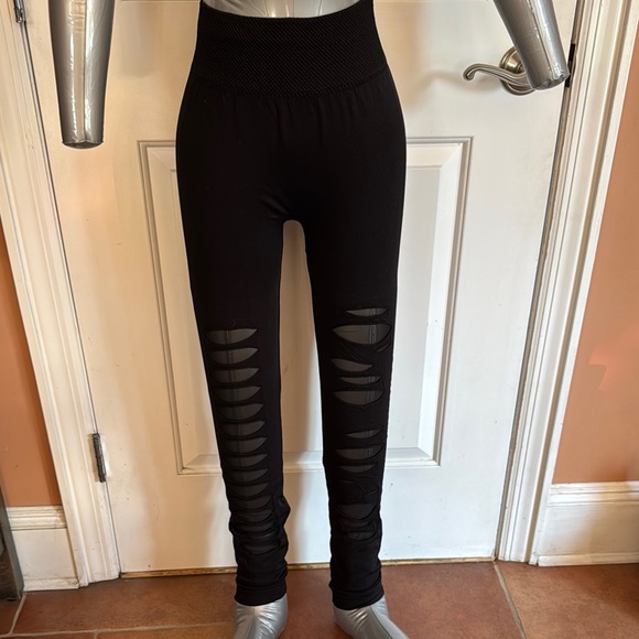 Fashion nova black ripped leggings tights high waisted size S/M - Picture 3 of 9